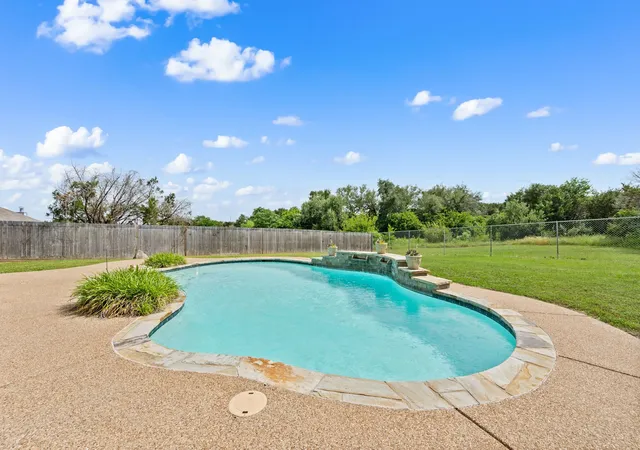 Photo 2 of Single family home for sale at 4000 Goliad Dr, Granbury, TX 76048 | MLS# 21376622 | Listing updated on 2026-10-06