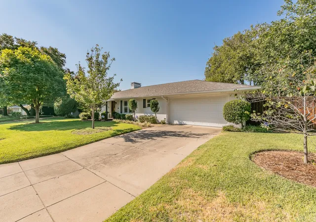 Photo 2 of Single family home for sale at 4209 Bilglade Rd, Fort Worth, TX 76109 | MLS# 21372348 | Listing updated on 2026-09-06