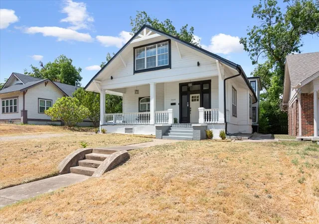 Photo 2 of Single family home for sale at 2029 Colcord Ave, Waco, TX 76707 | MLS# 21375317 | Listing updated on 2026-09-04