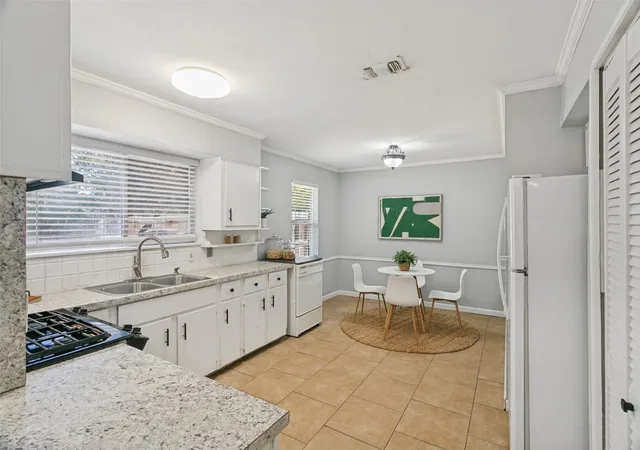 Photo 4 of Single family home for sale at 1056 Easy St, Grapevine, TX 76051 | MLS# 21373953 | Listing updated on 2026-09-24