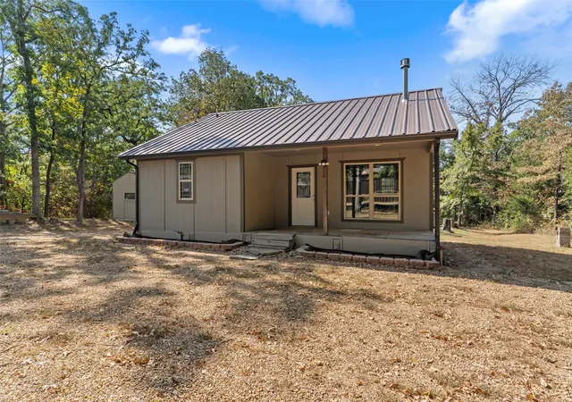 Photo 2 of Sale Pending at 211 David Crockett Trl, Honey Grove, TX 75446 | MLS# 21366323 | Listing updated on 2026-10-04