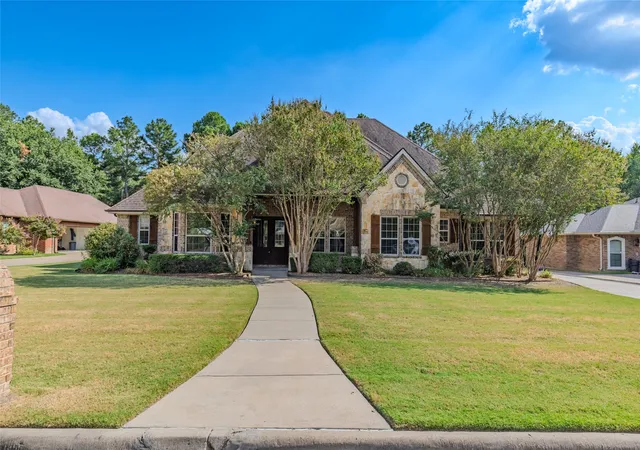 Photo 1 of Single family home for sale at 2007 Creekview Dr, Commerce, TX 75428 | MLS# 21377043 | Listing updated on 2026-09-04