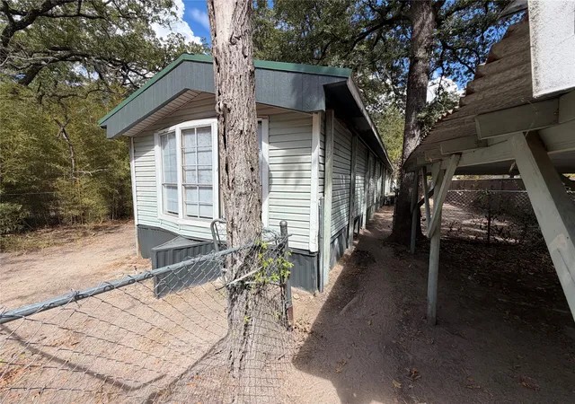 Photo 2 of Manufactured home for sale at 108 Dove Ln, Mabank, TX 75156 | MLS# 21377032 | Listing updated on 2026-10-09