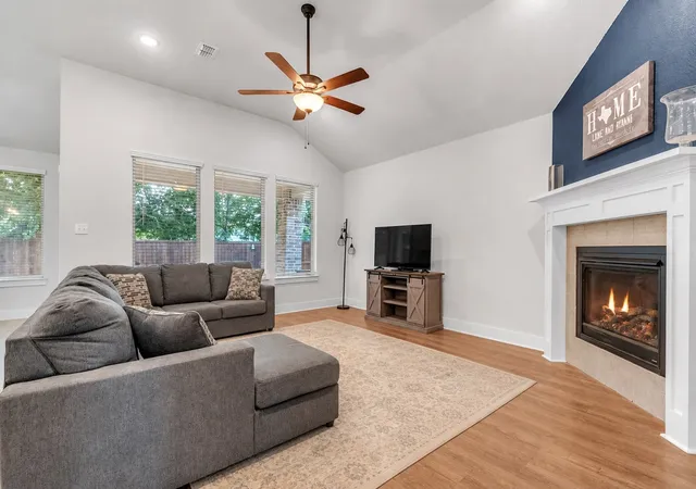Photo 3 of Single family home for sale at 5221 Beautyberry Dr, Crowley, TX 76036 | MLS# 21376682 | Listing updated on 2026-09-20