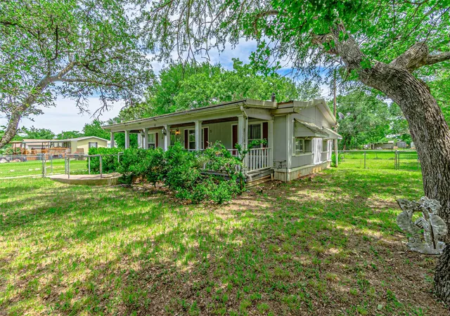 Photo 1 of Manufactured home for sale at 3007 Tanglewood Dr, Granbury, TX 76048 | MLS# 21377102 | Listing updated on 2026-09-04