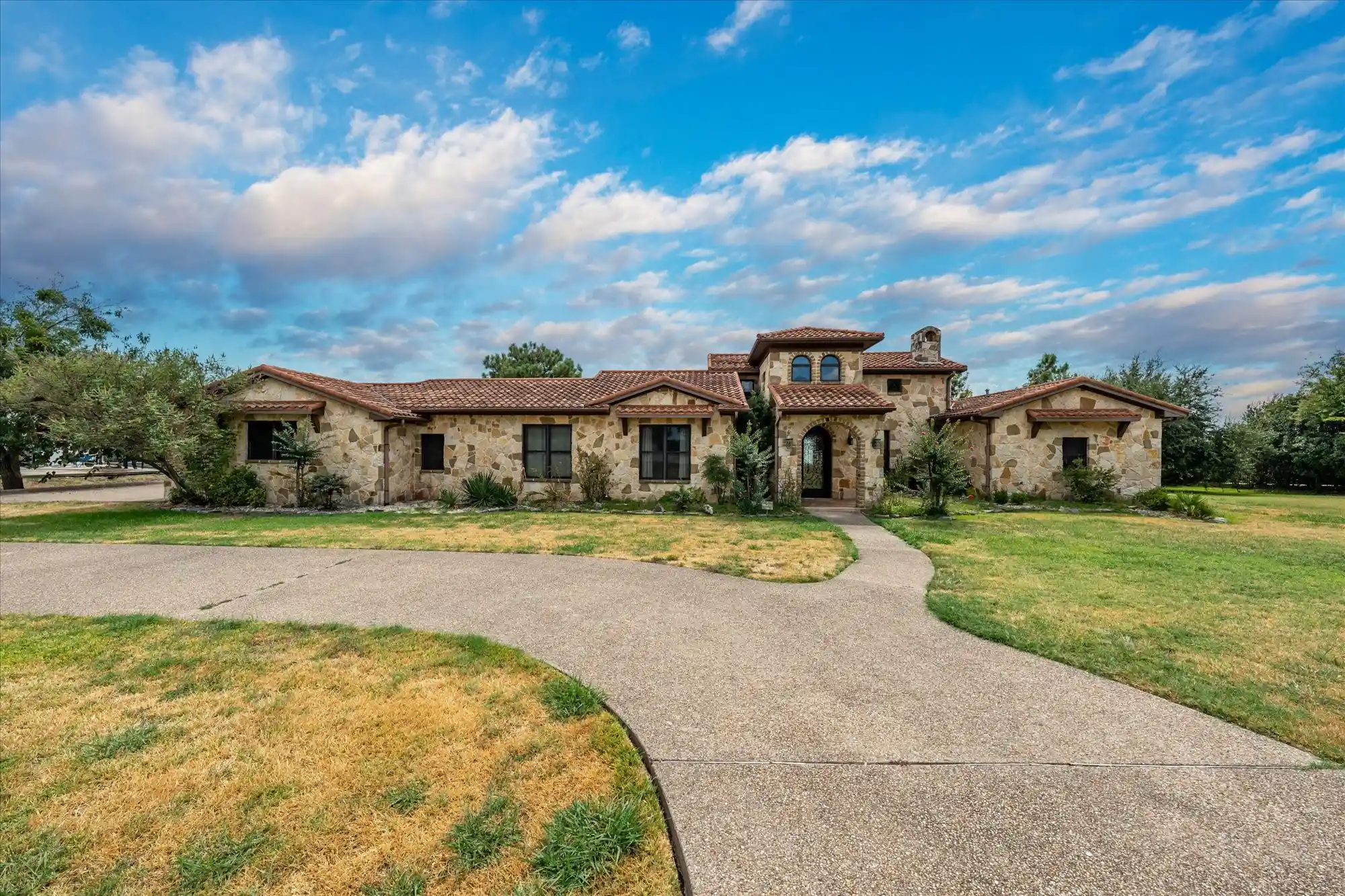 Photo 1 of Single family home for sale at 1160 The Shrs Dr, Corsicana, TX 75109 | MLS# 21377106 | Listing updated on 2026-10-09