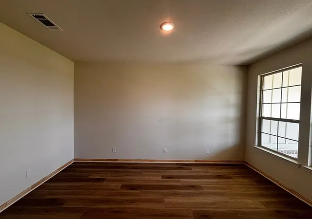 Photo 3 of Single family home for sale at 164 Hillview Trl, Decatur, TX 76234 | MLS# 21375502 | Listing updated on 2026-09-30
