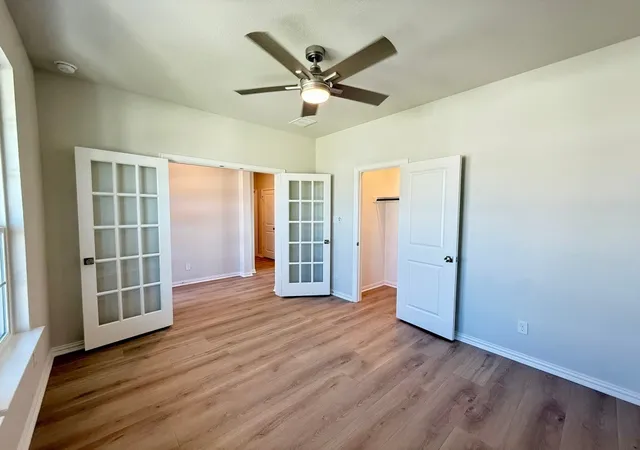 Photo 3 of Single family home for sale at 524 Vista Ridge Dr, Weatherford, TX 76087 | MLS# 21377133 | Listing updated on 2026-10-08