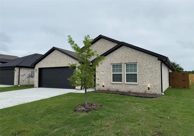 Photo 3 of Single family home for sale at 1305 Brad Kellar Dr, Greenville, TX 75402 | MLS# 21376900 | Listing updated on 2026-09-04