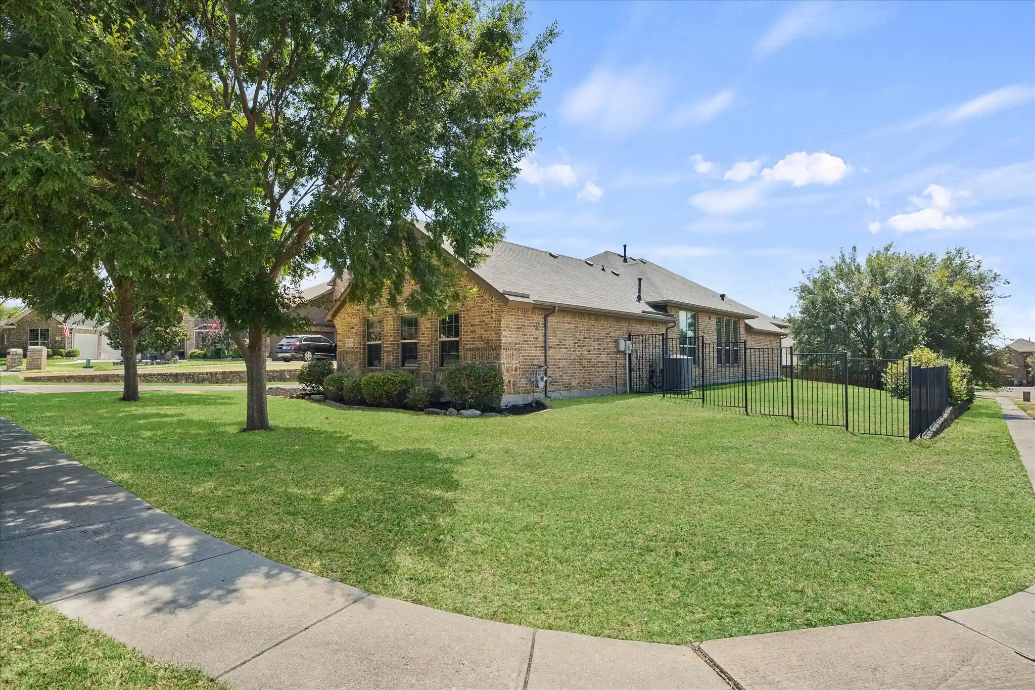 Single family home for sale at 6525 Day Farm Ct, Rowlett, TX 75089 | MLS# 21376986
