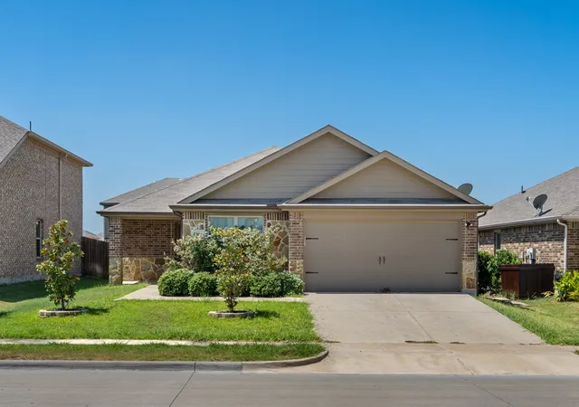 Photo 3 of Single family home for sale at 2329 Pontotoc Dr, Forney, TX 75126 | MLS# 21376702 | Listing updated on 2026-09-08