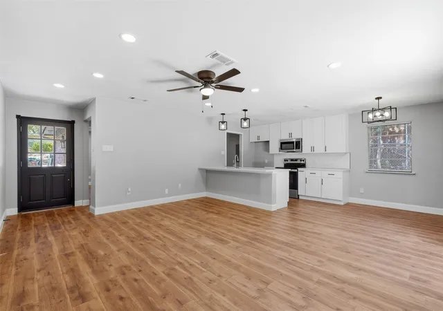 Photo 3 of Single family home for sale at 7024 Payte Ln, North Richland Hills, TX 76182 | MLS# 21377085 | Listing updated on 2026-10-03
