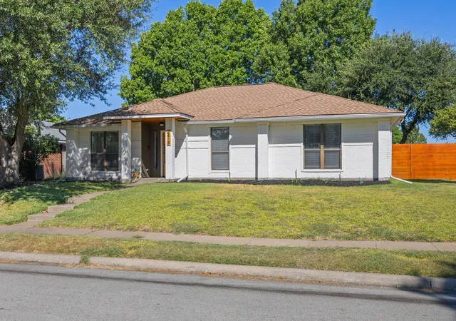 Photo 2 of Single family home for sale at 2417 Idlewood Dr, Garland, TX 75040 | MLS# 21376964 | Listing updated on 2026-10-05