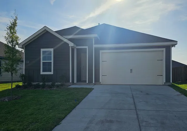 Photo 1 of Single family home for sale at 1132 Breezy Oak Dr, Josephine, TX 75173 | MLS# 21377224 | Listing updated on 2026-10-02