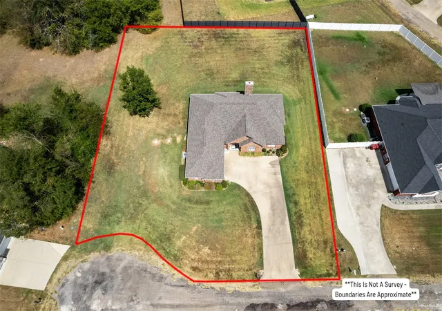 Photo 2 of Sale Pending at 26 Oakwood Ln, Mount Vernon, TX 75457 | MLS# 21376977 | Listing updated on 2026-09-24