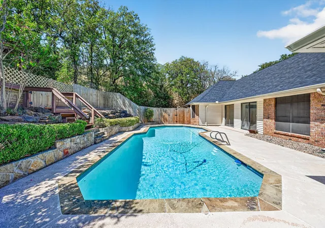 Photo 2 of Single family home for sale at 6501 Oakview Dr, Flower Mound, TX 75022 | MLS# 21365638 | Listing updated on 2026-10-08