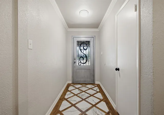 Photo 3 of Single family home for sale at 917 E Worth St, Grapevine, TX 76051 | MLS# 21375263 | Listing updated on 2026-09-15