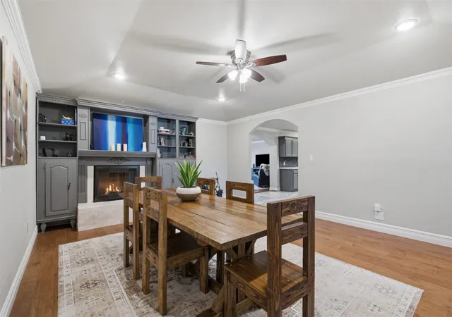 Photo 4 of Single family home for sale at 917 E Worth St, Grapevine, TX 76051 | MLS# 21375263 | Listing updated on 2026-09-15