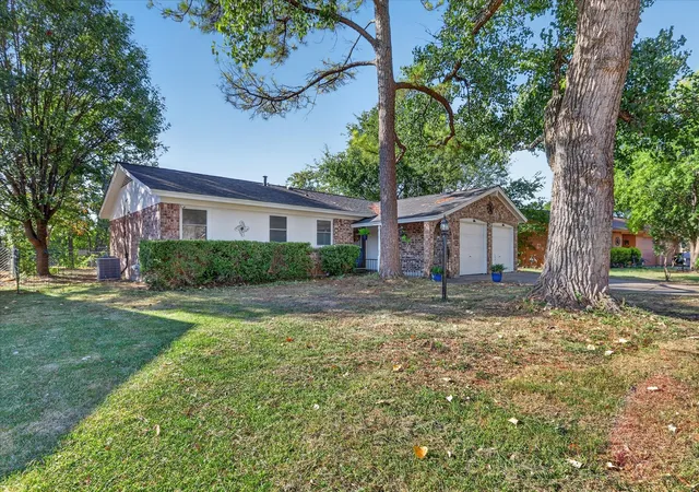 Photo 3 of Single family home for sale at 441 Nathan St, Burleson, TX 76028 | MLS# 21366823 | Listing updated on 2026-10-08