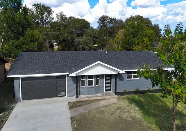Photo 2 of Single family home for sale at 1121 Victoria St, Waco, TX 76705 | MLS# 21377194 | Listing updated on 2026-10-04