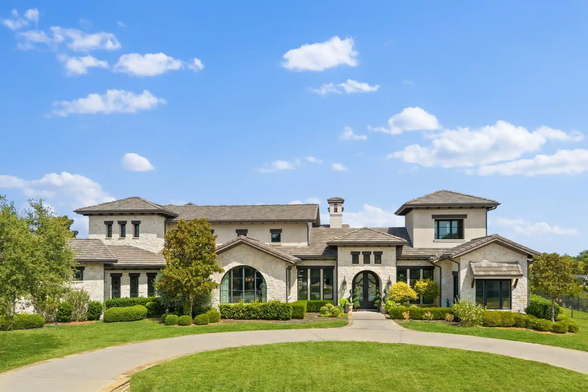 Photo 1 of Mansion for sale at 914 Foxglove Trl, Fairview, TX 75069 | MLS# 21375689 | Listing updated on 2026-10-22