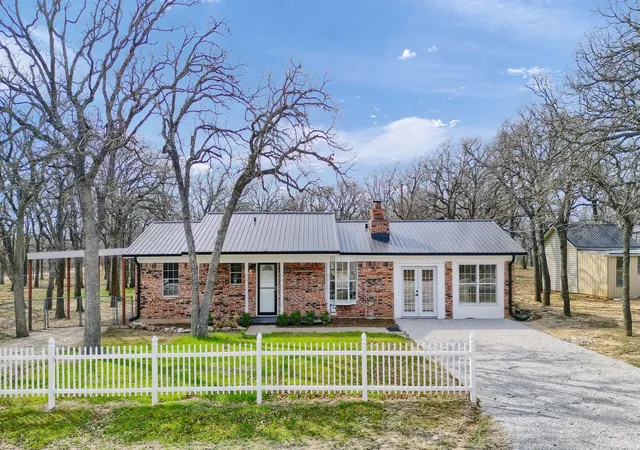 Photo 1 of Single family home for sale at 191 Seneca Trl S, Nocona, TX 76255 | MLS# 21377199 | Listing updated on 2026-09-04