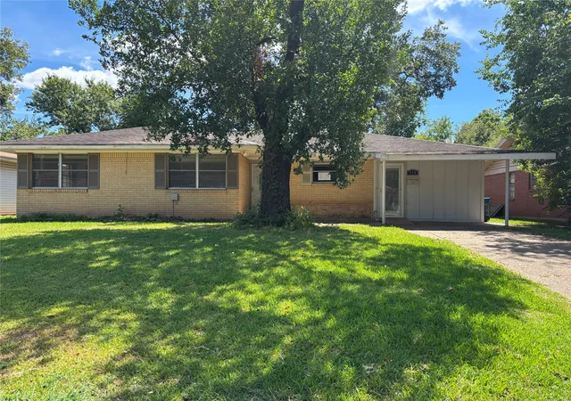 Photo 1 of Sale Pending at 719 Kimbrough St, Shreveport, LA 71104 | MLS# 21376952 | Listing updated on 2026-10-07