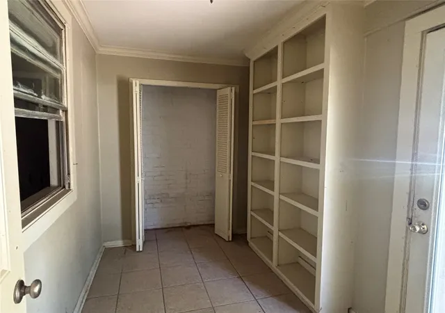 Photo 3 of Sale Pending at 719 Kimbrough St, Shreveport, LA 71104 | MLS# 21376952 | Listing updated on 2026-10-07
