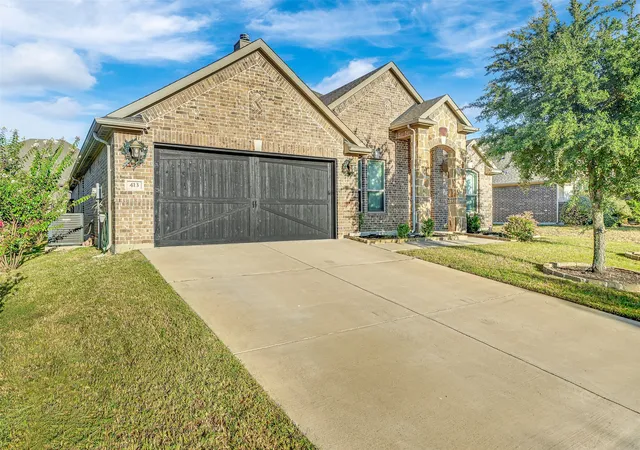 Photo 3 of Single family home for sale at 413 Tucker Trl, Midlothian, TX 76065 | MLS# 21377189 | Listing updated on 2026-09-20
