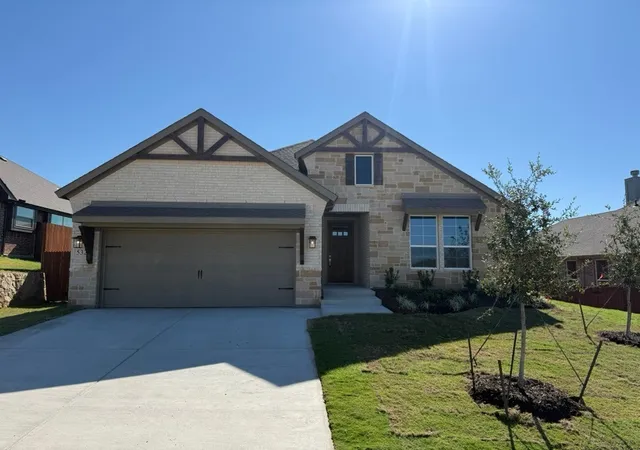Photo 1 of Single family home for sale at 532 Vista Ridge Dr, Weatherford, TX 76087 | MLS# 21377325 | Listing updated on 2026-10-07