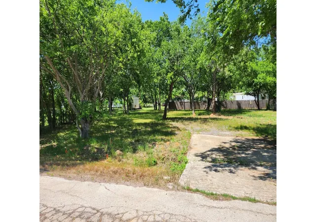 Photo 1 of Land for sale at 4251 Thousand Oaks Dr, Argyle, TX 76226 | MLS# 21377330 | Listing updated on 2026-09-04