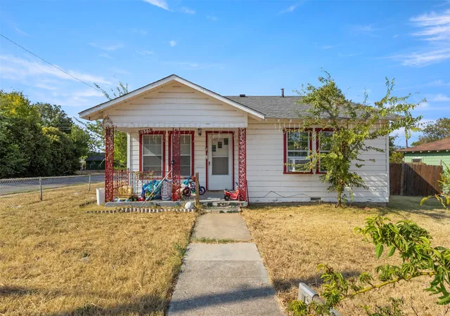 Photo 1 of Single family home for sale at 1301 E Ramsey Ave, Fort Worth, TX 76104 | MLS# 21375479 | Listing updated on 2026-09-04