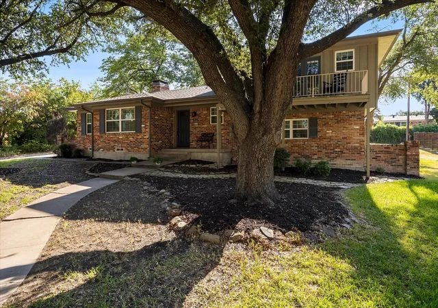 Photo 1 of Single family home for sale at 501 Ridgeview Dr, Rockwall, TX 75087 | MLS# 21374927 | Listing updated on 2026-09-22