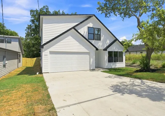 Photo 1 of Single family home for sale at 106 E Miller, Whitewright, TX 75491 | MLS# 21377345 | Listing updated on 2026-09-04