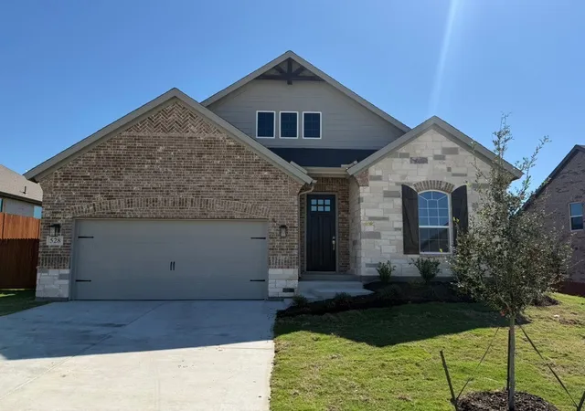 Photo 1 of Single family home for sale at 528 Vista Ridge Dr, Weatherford, TX 76087 | MLS# 21377378 | Listing updated on 2026-10-07