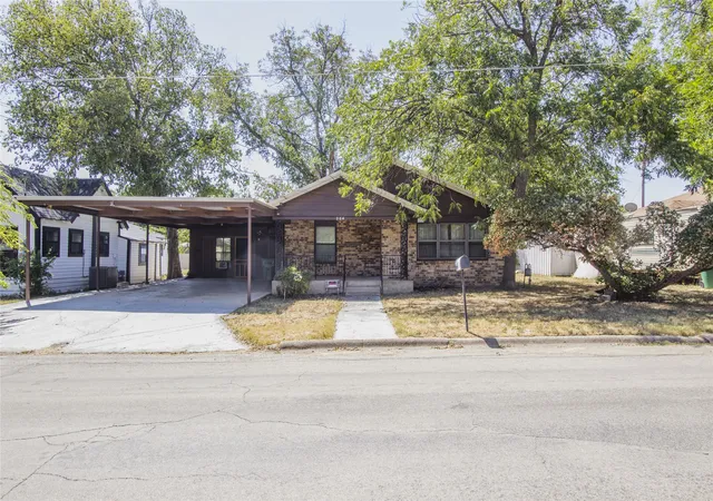 Photo 2 of Sale Pending at 204 E 9th Street, Coleman, TX 76834 | MLS# 21377249 | Listing updated on 2026-09-22