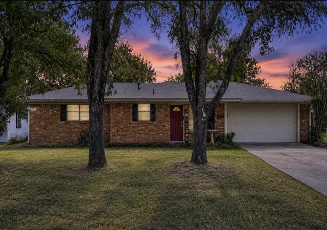 Single family home for sale at 613 N Overlook Dr, Kerens, TX 75144 | MLS# 21377402