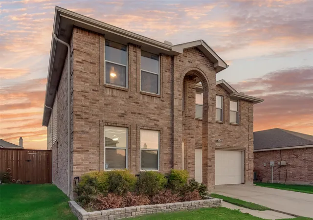 Photo 2 of Single family home for sale at 1620 Rialto Way, Justin, TX 76247 | MLS# 21377101 | Listing updated on 2026-09-15