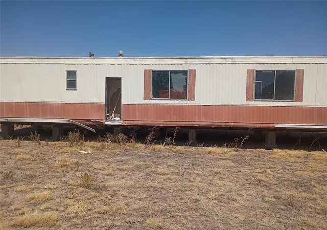 Photo 2 of Manufactured home for sale at 516 Ne Ave G, Hamlin, TX 79520 | MLS# 21377149 | Listing updated on 2026-09-04