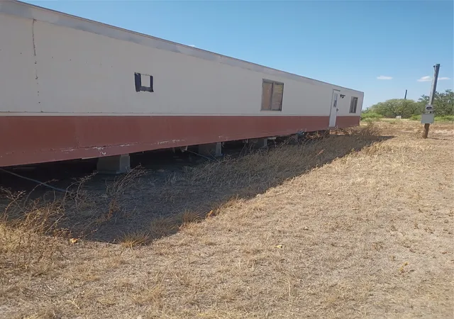 Photo 3 of Manufactured home for sale at 516 NE Ave G, Hamlin, TX 79520 | MLS# 21377149 | Listing updated on 2026-09-04
