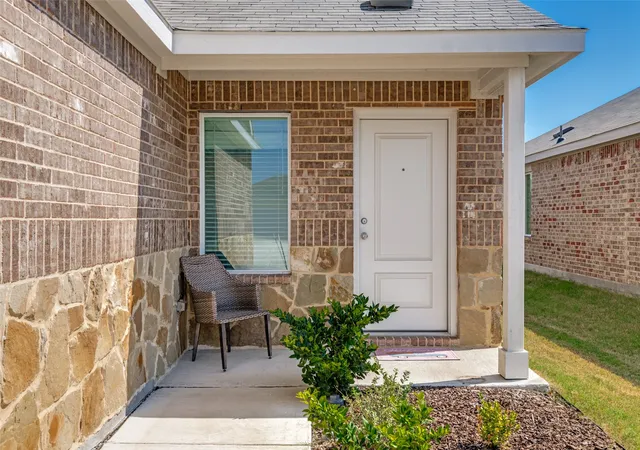 Photo 2 of Single family home for sale at 1352 Wedgeleaf Ln, Forney, TX 75126 | MLS# 21375022 | Listing updated on 2026-10-05