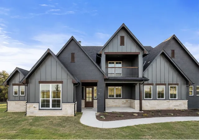 Photo 1 of Single family home for sale at 554 Shoreside Dr, Corsicana, TX 75109 | MLS# 21376441 | Listing updated on 2026-09-16