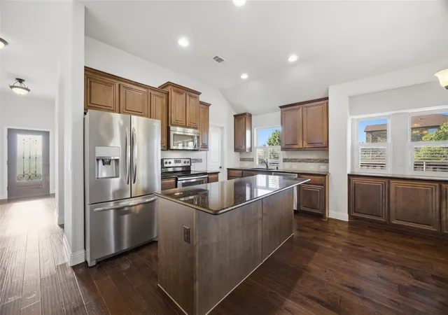 Photo 4 of Single family home for sale at 2101 Indigo Ln, Forney, TX 75126 | MLS# 21375103 | Listing updated on 2026-09-20