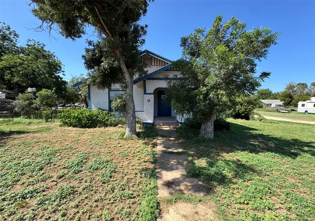 Photo 1 of Single family home for sale at 204 Bowie St, Santa Anna, TX 76878 | MLS# 21377504 | Listing updated on 2026-09-04