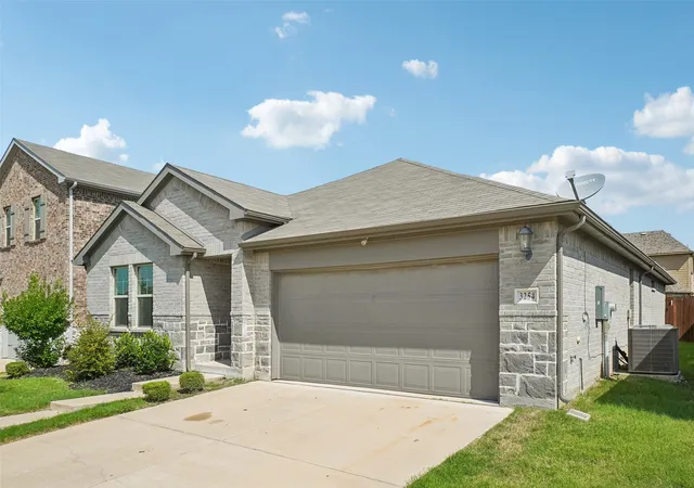 Photo 2 of Single family home for sale at 3254 Deckard Dr, Royse City, TX 75189 | MLS# 21344691 | Listing updated on 2026-10-06