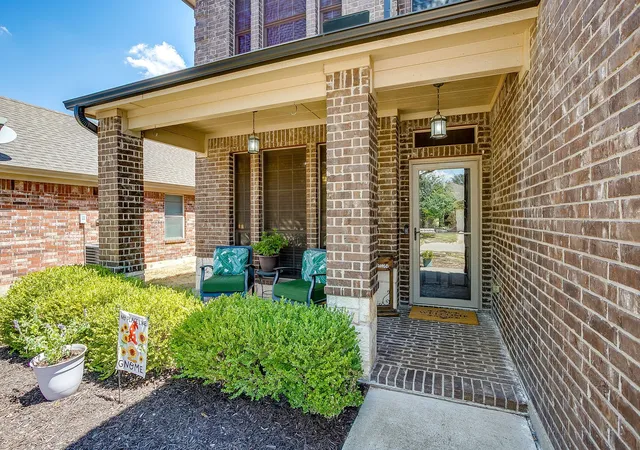 Photo 2 of Single family home for sale at 2217 Whitney Dr, Weatherford, TX 76087 | MLS# 21377268 | Listing updated on 2026-10-05