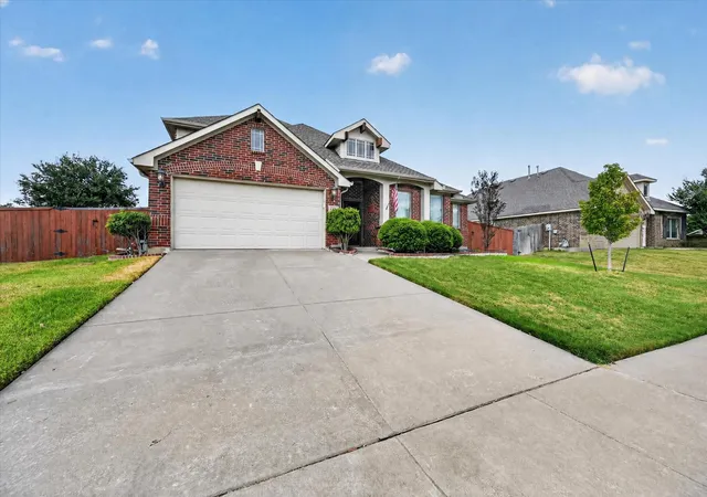 Photo 2 of Single family home for sale at 4501 Waterford Glen Dr, Mansfield, TX 76063 | MLS# 21374843 | Listing updated on 2026-10-08