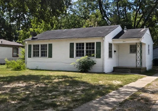 Photo 1 of Multi family home for sale at 2641 Meadow Ave, Shreveport, LA 71108 | MLS# 21377130 | Listing updated on 2026-09-03
