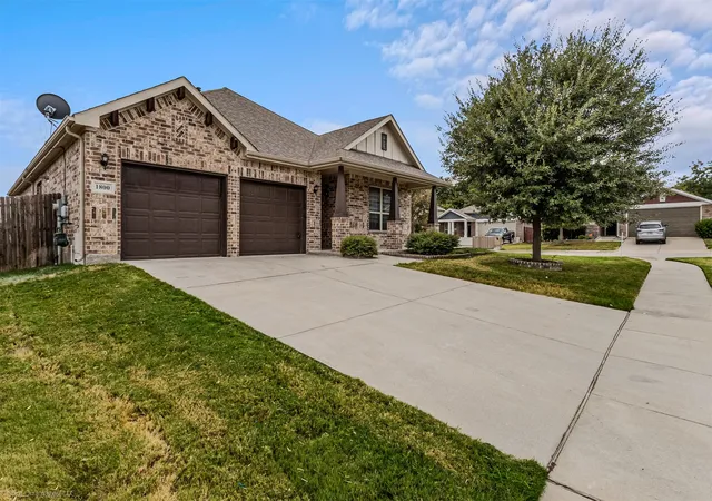 Photo 1 of Single family home for sale at 1800 Stephen Dr, Wylie, TX 75098 | MLS# 21373272 | Listing updated on 2026-09-28