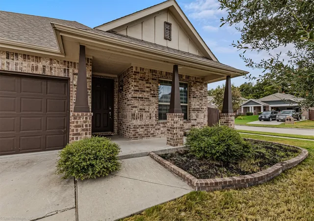 Photo 2 of Single family home for sale at 1800 Stephen Dr, Wylie, TX 75098 | MLS# 21373272 | Listing updated on 2026-09-28